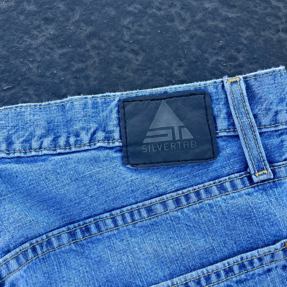 RARE LEVIS